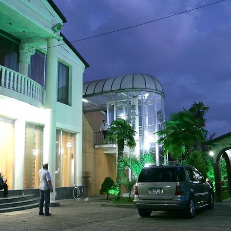 Eleon Hotel Kutaisi Exterior foto