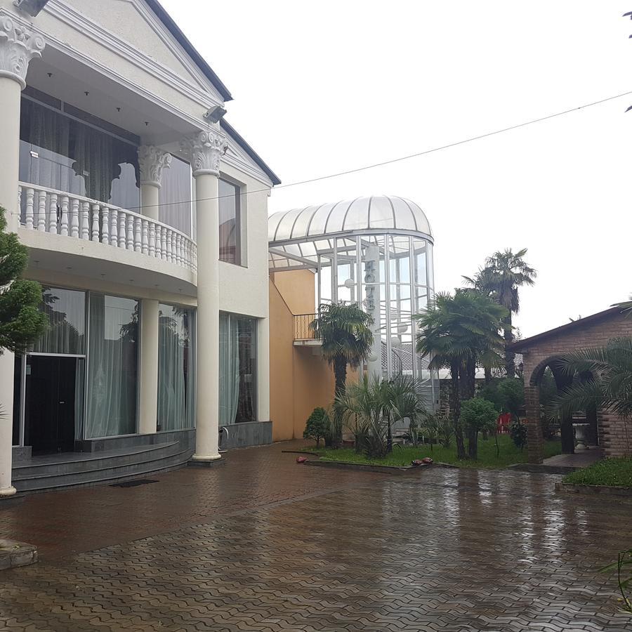 Eleon Hotel Kutaisi Exterior foto