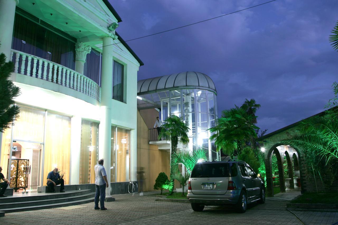 Eleon Hotel Kutaisi Exterior foto