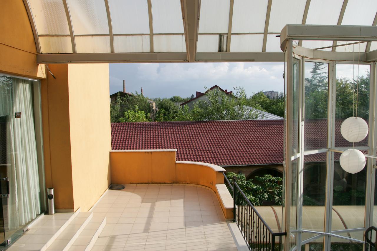 Eleon Hotel Kutaisi Exterior foto