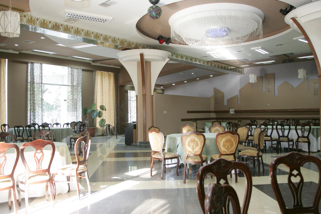 Eleon Hotel Kutaisi Exterior foto