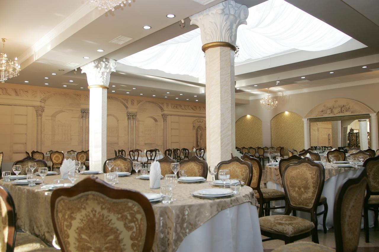 Eleon Hotel Kutaisi Exterior foto