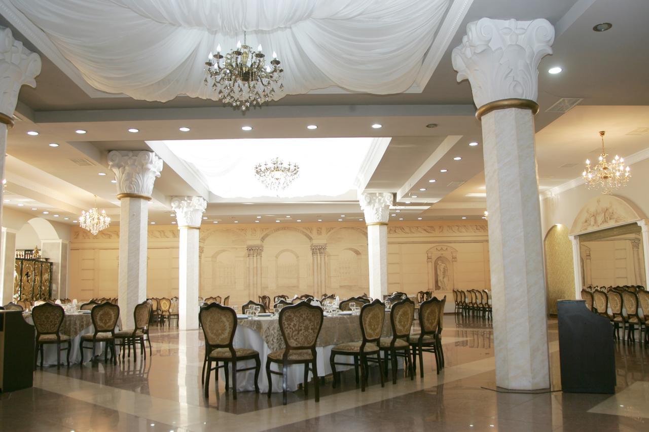 Eleon Hotel Kutaisi Exterior foto
