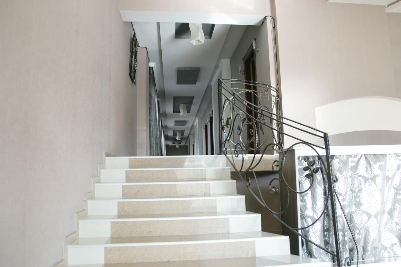 Eleon Hotel Kutaisi Exterior foto
